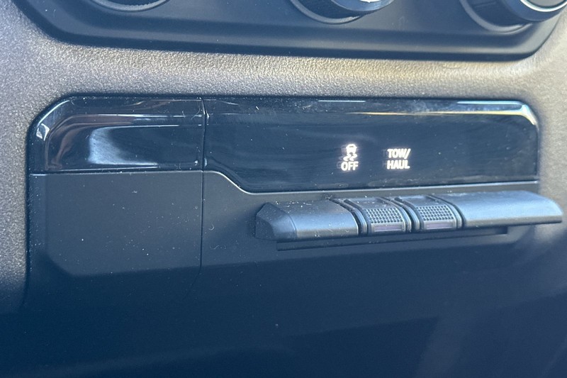 Ram 2500 Vehicle Full-screen Gallery Image 30