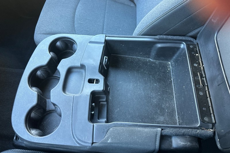 Ram 2500 Vehicle Full-screen Gallery Image 31