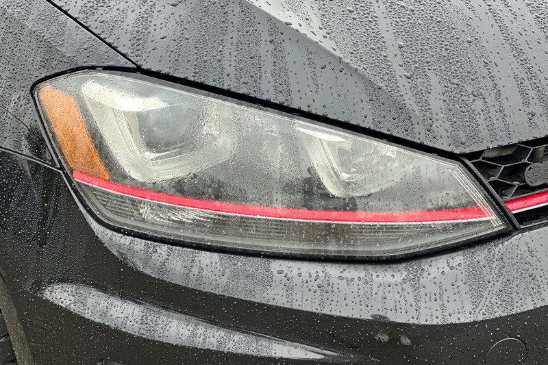 Volkswagen Golf GTI Vehicle Full-screen Gallery Image 46