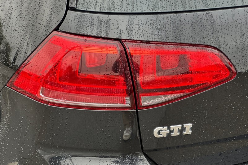 Volkswagen Golf GTI Vehicle Full-screen Gallery Image 48