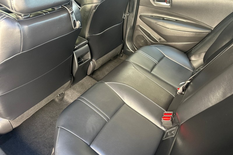 Toyota Corolla Vehicle Full-screen Gallery Image 14