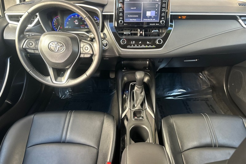 Toyota Corolla Vehicle Full-screen Gallery Image 15