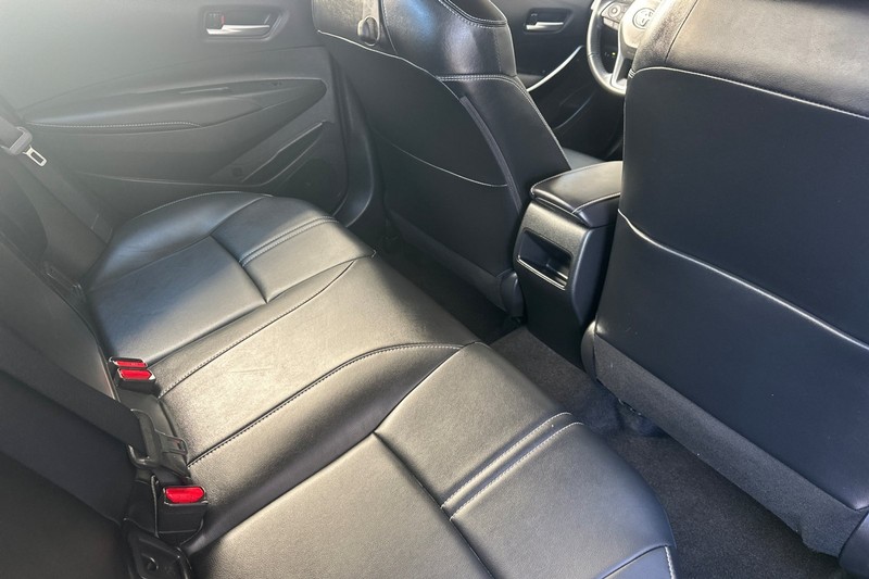 Toyota Corolla Vehicle Full-screen Gallery Image 18