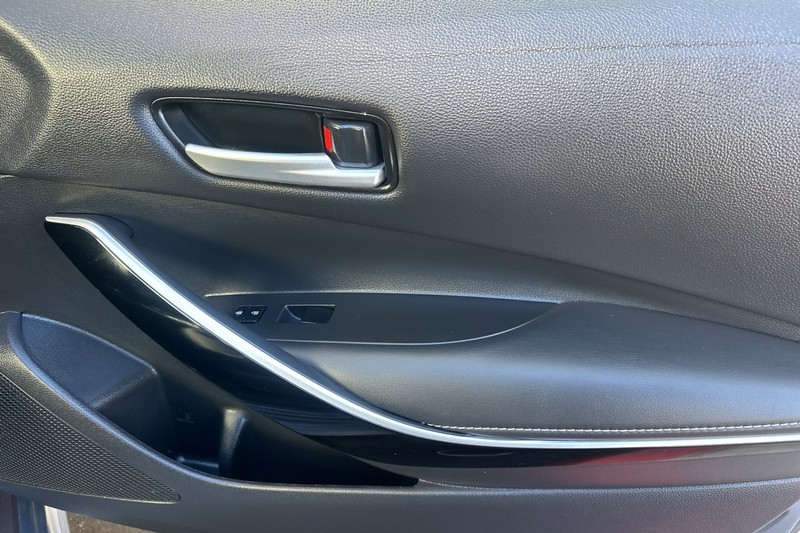 Toyota Corolla Vehicle Full-screen Gallery Image 21