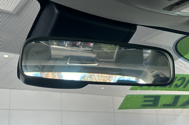 Toyota Corolla Vehicle Full-screen Gallery Image 25