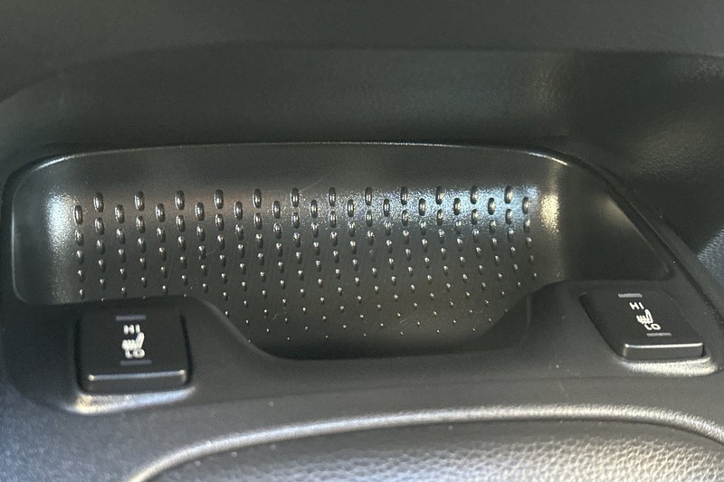 Toyota Corolla Vehicle Full-screen Gallery Image 31