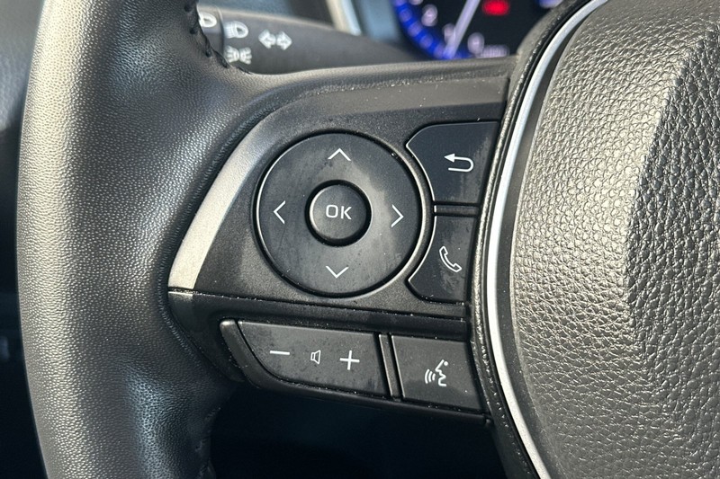 Toyota Corolla Vehicle Full-screen Gallery Image 36