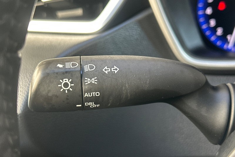 Toyota Corolla Vehicle Full-screen Gallery Image 37