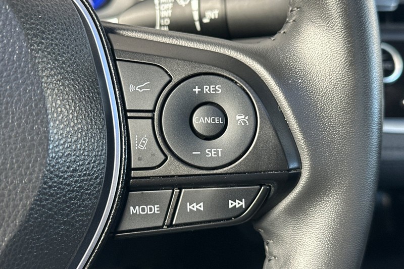 Toyota Corolla Vehicle Full-screen Gallery Image 38