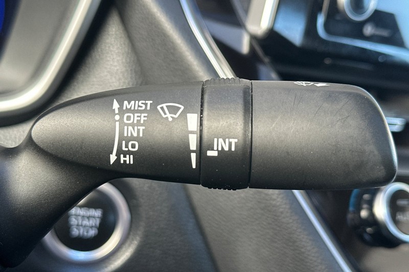 Toyota Corolla Vehicle Full-screen Gallery Image 39