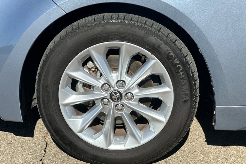 Toyota Corolla Vehicle Full-screen Gallery Image 44