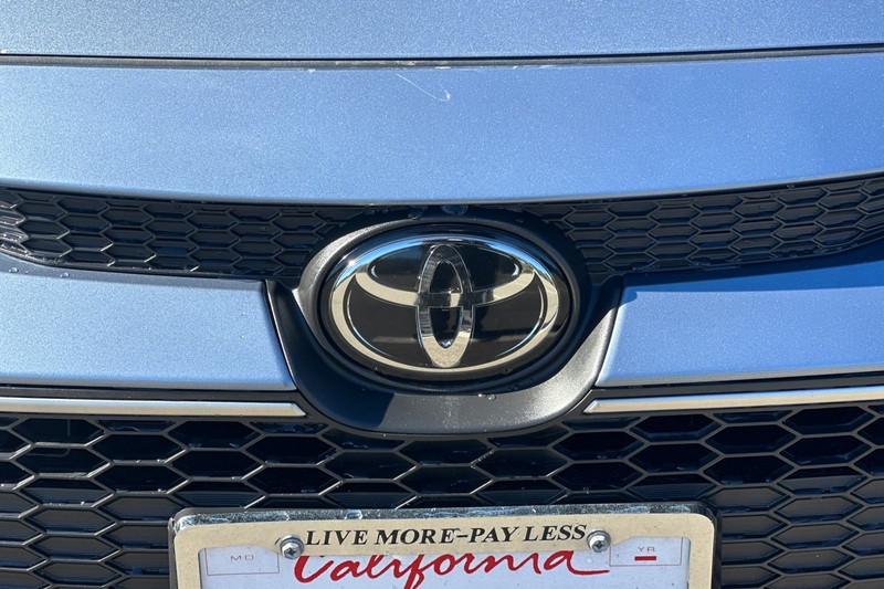 Toyota Corolla Vehicle Full-screen Gallery Image 46