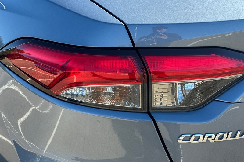 Toyota Corolla Vehicle Full-screen Gallery Image 47