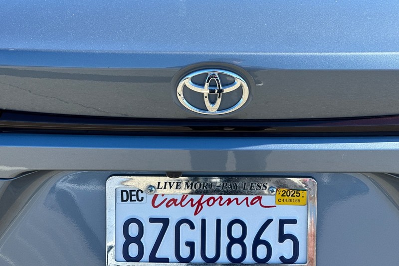 Toyota Corolla Vehicle Full-screen Gallery Image 48