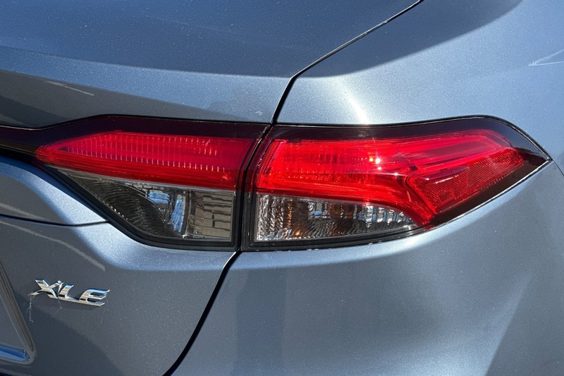 Toyota Corolla Vehicle Full-screen Gallery Image 49