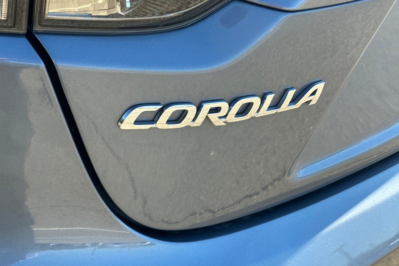 Toyota Corolla Vehicle Full-screen Gallery Image 50