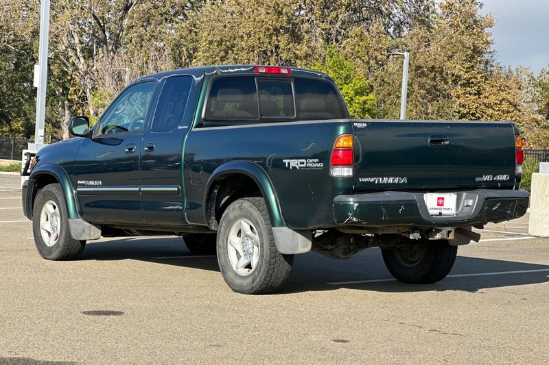 Toyota Tundra Vehicle Full-screen Gallery Image 06