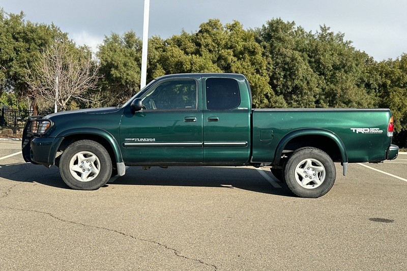 Toyota Tundra Vehicle Full-screen Gallery Image 07