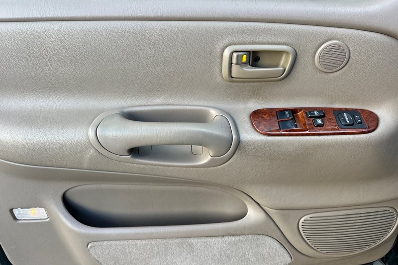 Toyota Tundra Vehicle Full-screen Gallery Image 11