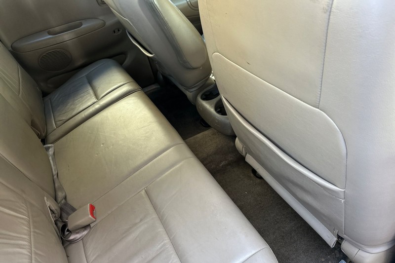 Toyota Tundra Vehicle Full-screen Gallery Image 17