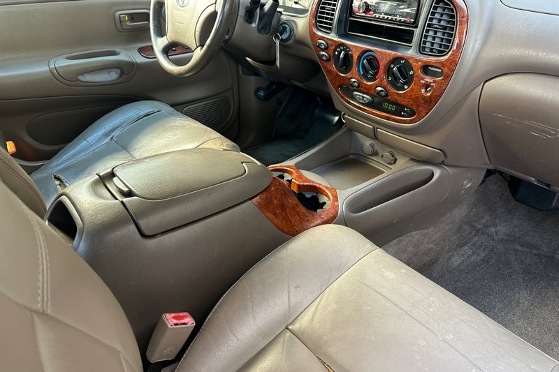 Toyota Tundra Vehicle Full-screen Gallery Image 18