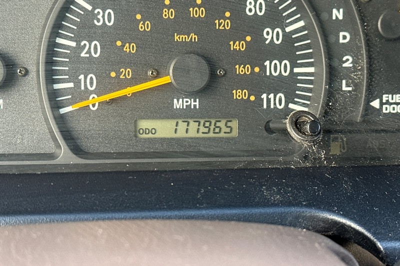 Toyota Tundra Vehicle Full-screen Gallery Image 37