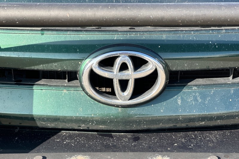 Toyota Tundra Vehicle Full-screen Gallery Image 42