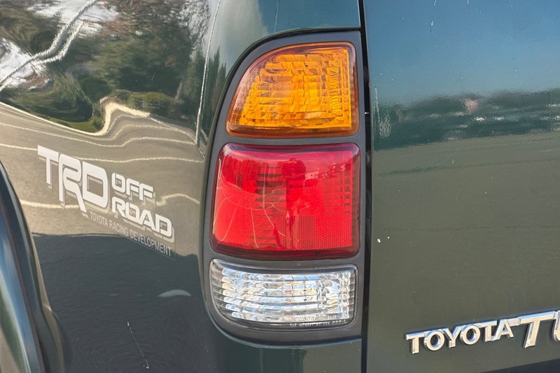 Toyota Tundra Vehicle Full-screen Gallery Image 43