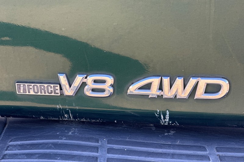 Toyota Tundra Vehicle Full-screen Gallery Image 46