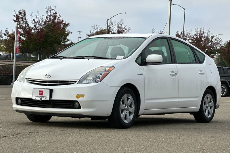 Toyota Prius Vehicle Full-screen Gallery Image 08