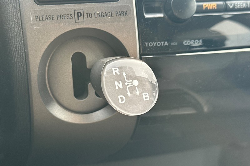 Toyota Prius Vehicle Full-screen Gallery Image 33