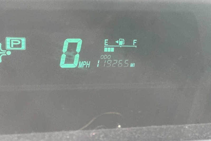 Toyota Prius Vehicle Full-screen Gallery Image 41