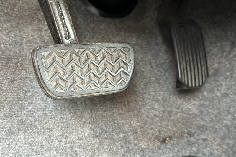 Toyota Prius Vehicle Full-screen Gallery Image 43