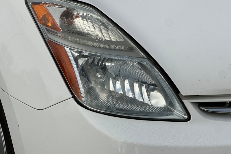 Toyota Prius Vehicle Full-screen Gallery Image 45