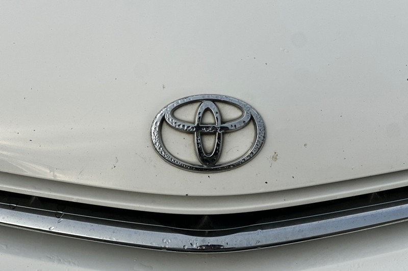 Toyota Prius Vehicle Full-screen Gallery Image 46