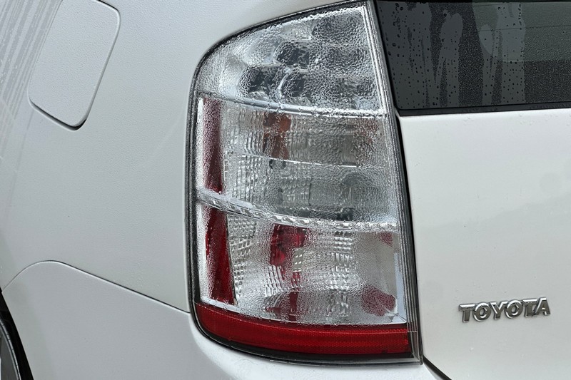 Toyota Prius Vehicle Full-screen Gallery Image 47