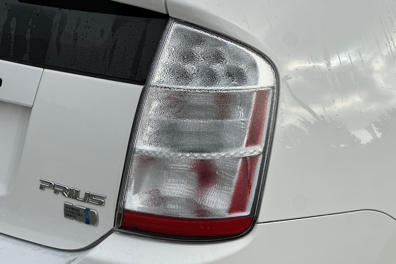 Toyota Prius Vehicle Full-screen Gallery Image 49