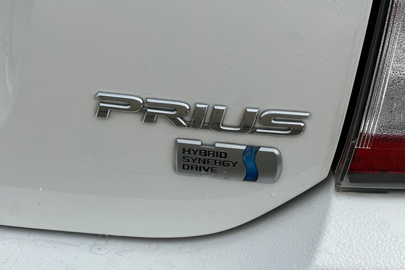 Toyota Prius Vehicle Full-screen Gallery Image 50