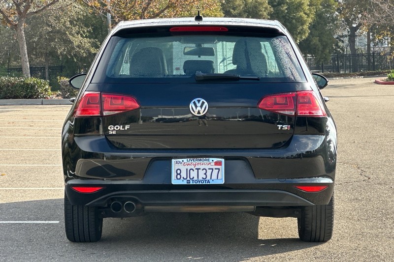 Volkswagen Golf Vehicle Full-screen Gallery Image 05