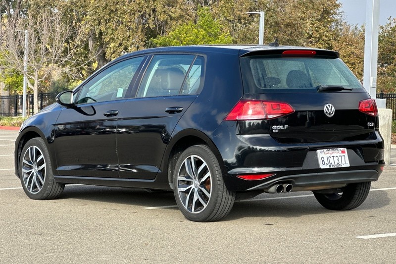 Volkswagen Golf Vehicle Full-screen Gallery Image 06