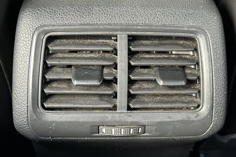 Volkswagen Golf Vehicle Full-screen Gallery Image 41