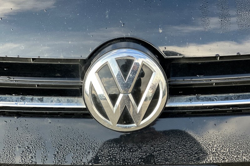 Volkswagen Golf Vehicle Full-screen Gallery Image 45