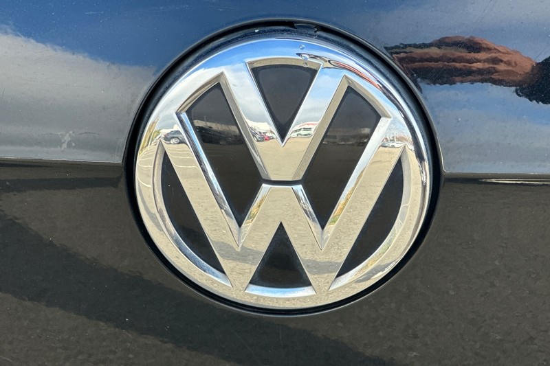 Volkswagen Golf Vehicle Full-screen Gallery Image 47