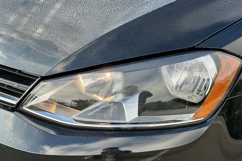 Volkswagen Golf Vehicle Full-screen Gallery Image 50