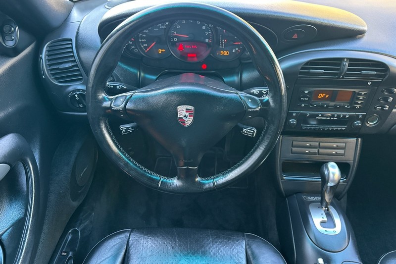 Porsche 911 Carrera Vehicle Full-screen Gallery Image 15