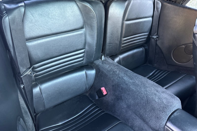 Porsche 911 Carrera Vehicle Full-screen Gallery Image 16