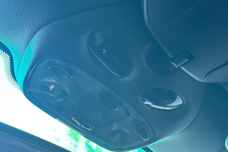 Porsche 911 Carrera Vehicle Full-screen Gallery Image 21