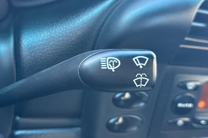 Porsche 911 Carrera Vehicle Full-screen Gallery Image 34