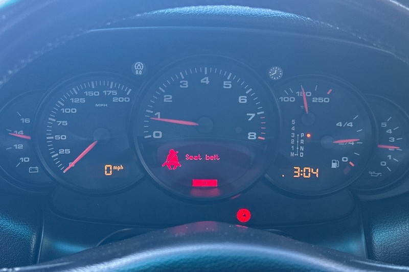 Porsche 911 Carrera Vehicle Full-screen Gallery Image 35