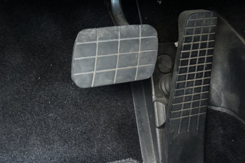 Porsche 911 Carrera Vehicle Full-screen Gallery Image 38